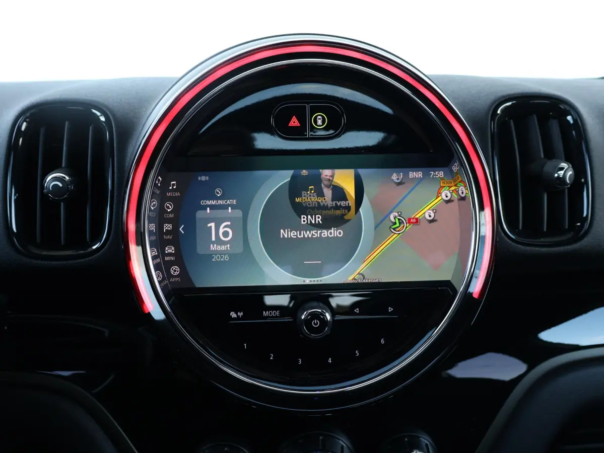 1.5 Cooper ALL4 Chili | SoH 93% | Comfort Access | Panoramadak | Achteruitrijcamera | Comfortstoelen | Harman-Kardon |