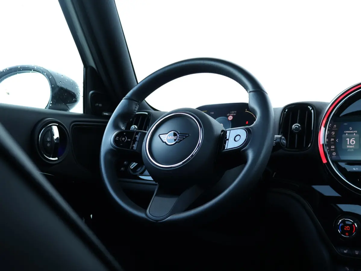 1.5 Cooper ALL4 Chili | SoH 93% | Comfort Access | Panoramadak | Achteruitrijcamera | Comfortstoelen | Harman-Kardon |
