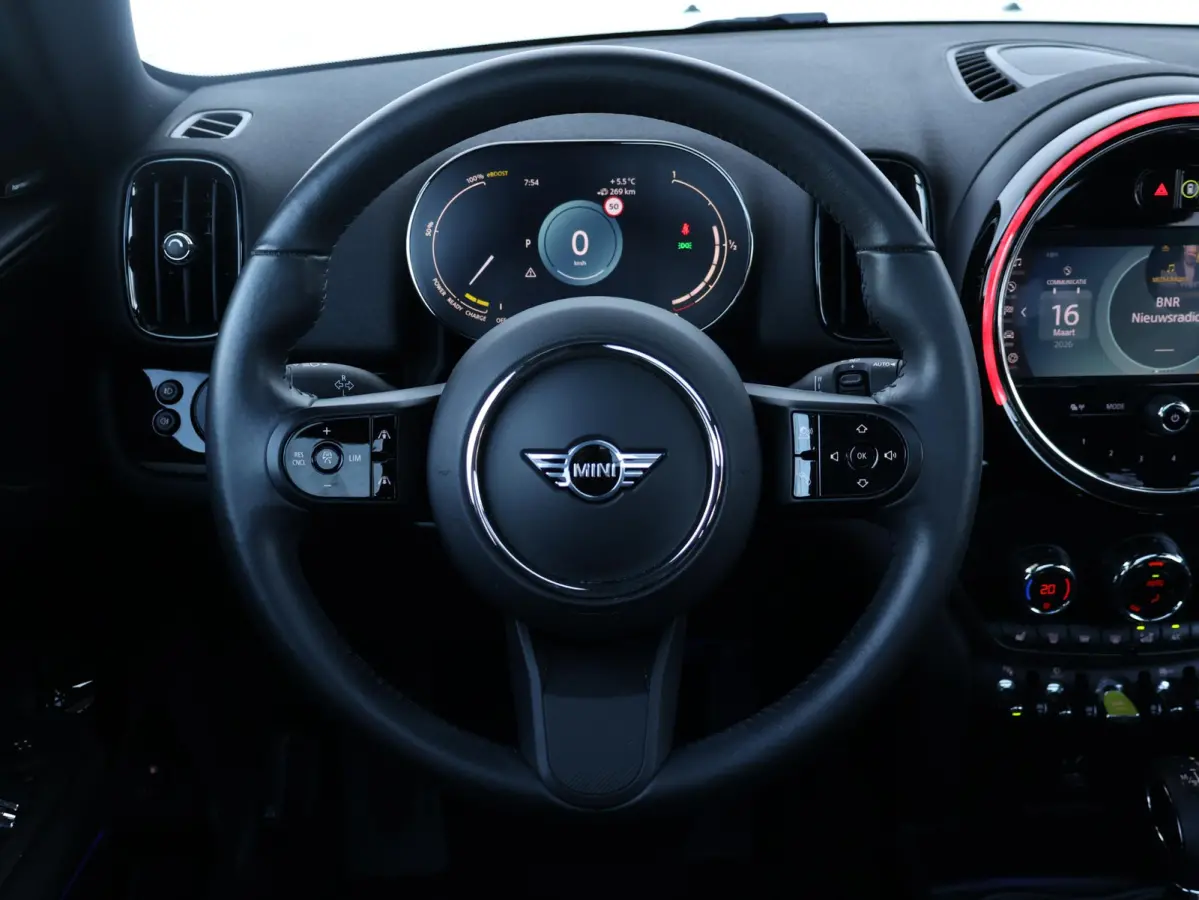 1.5 Cooper ALL4 Chili | SoH 93% | Comfort Access | Panoramadak | Achteruitrijcamera | Comfortstoelen | Harman-Kardon |
