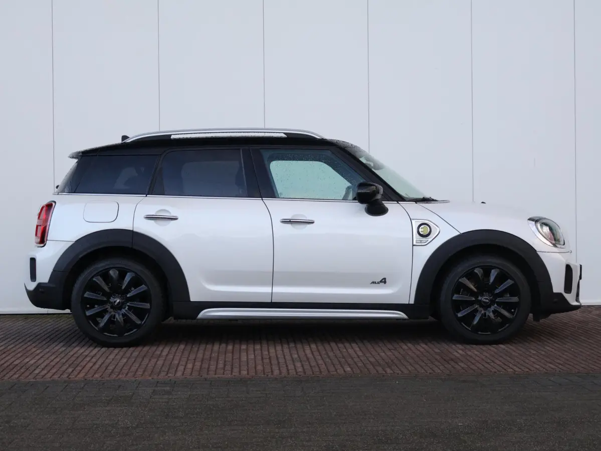 1.5 Cooper ALL4 Chili | SoH 93% | Comfort Access | Panoramadak | Achteruitrijcamera | Comfortstoelen | Harman-Kardon |