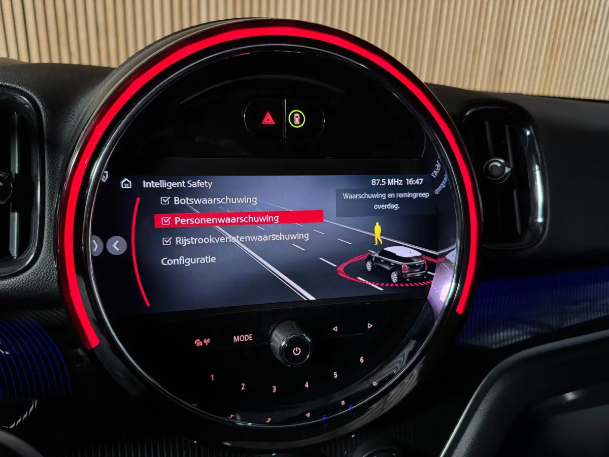 Mini 1.5 Cooper MINI Yours PANO|LEER|HUD|DAB|MEMORY|CRUISECONTROL|CARPLAY/ANDROID|19 INCH LMV