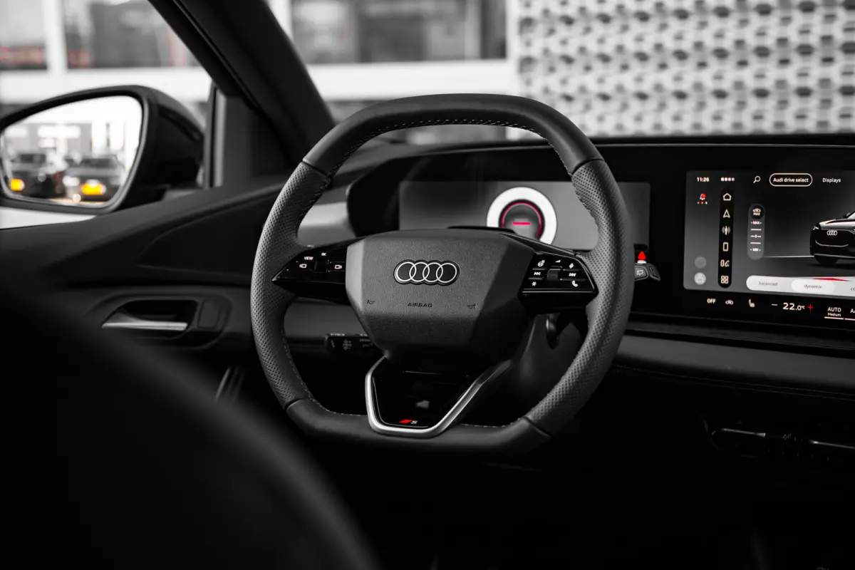 S edition | Adaptive air suspension | Adaptive cruise control | Audi sound system