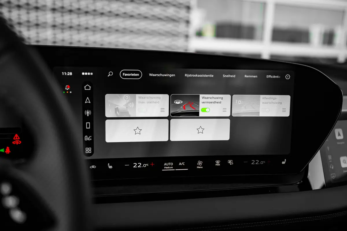 S edition | Adaptive air suspension | Adaptive cruise control | Audi sound system