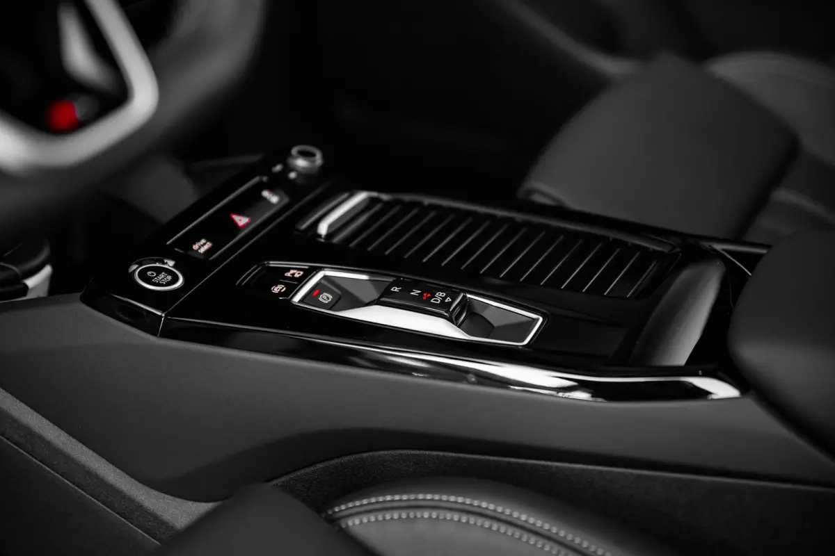 S edition | Adaptive air suspension | Adaptive cruise control | Audi sound system