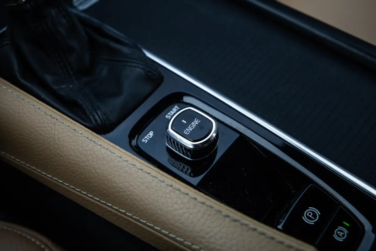 2.0 T5 Momentum LEER / CARPLAY / ADAPTIVE CRUISE  / STOELVERWAMING / NAVI