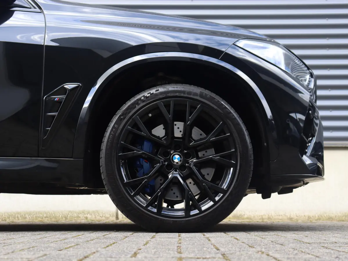 M Competition | Bowers & Wilkins | Driving Assistant Prof. | Panodak | Drivers Package | Parking Assistant Plus | Soft Close | Carbon | 21'' & 22'' LMV |