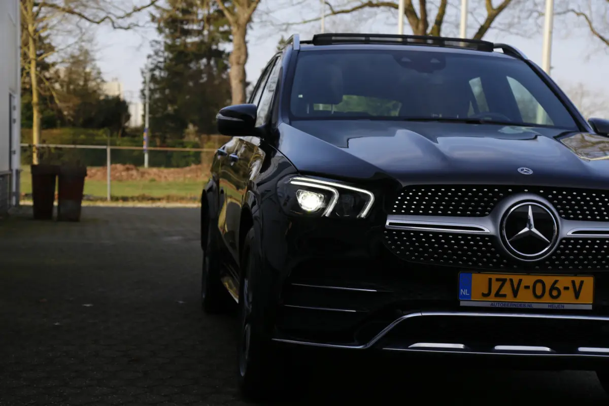 350 e Plug in hybride 4MATIC AMG*Perfect MB Onderh.*Pano/Elek. Trekhaak/Burmester/ACC met stuurhulp/Sfeer/Apple Carplay-Android/Dodehoek/VOL*