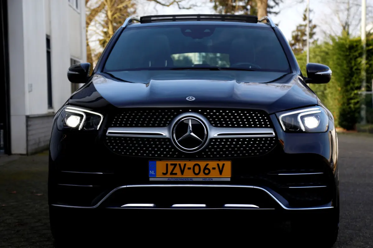 350 e Plug in hybride 4MATIC AMG*Perfect MB Onderh.*Pano/Elek. Trekhaak/Burmester/ACC met stuurhulp/Sfeer/Apple Carplay-Android/Dodehoek/VOL*