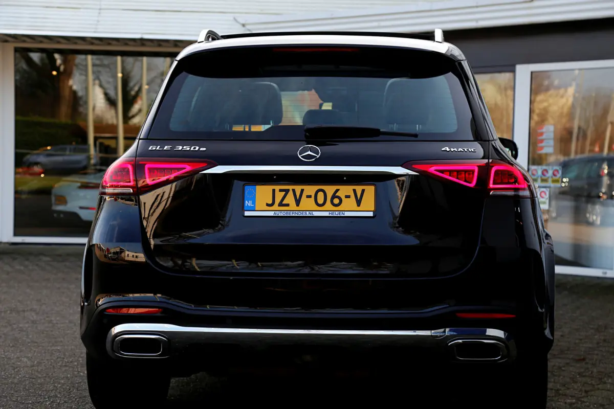 350 e Plug in hybride 4MATIC AMG*Perfect MB Onderh.*Pano/Elek. Trekhaak/Burmester/ACC met stuurhulp/Sfeer/Apple Carplay-Android/Dodehoek/VOL*