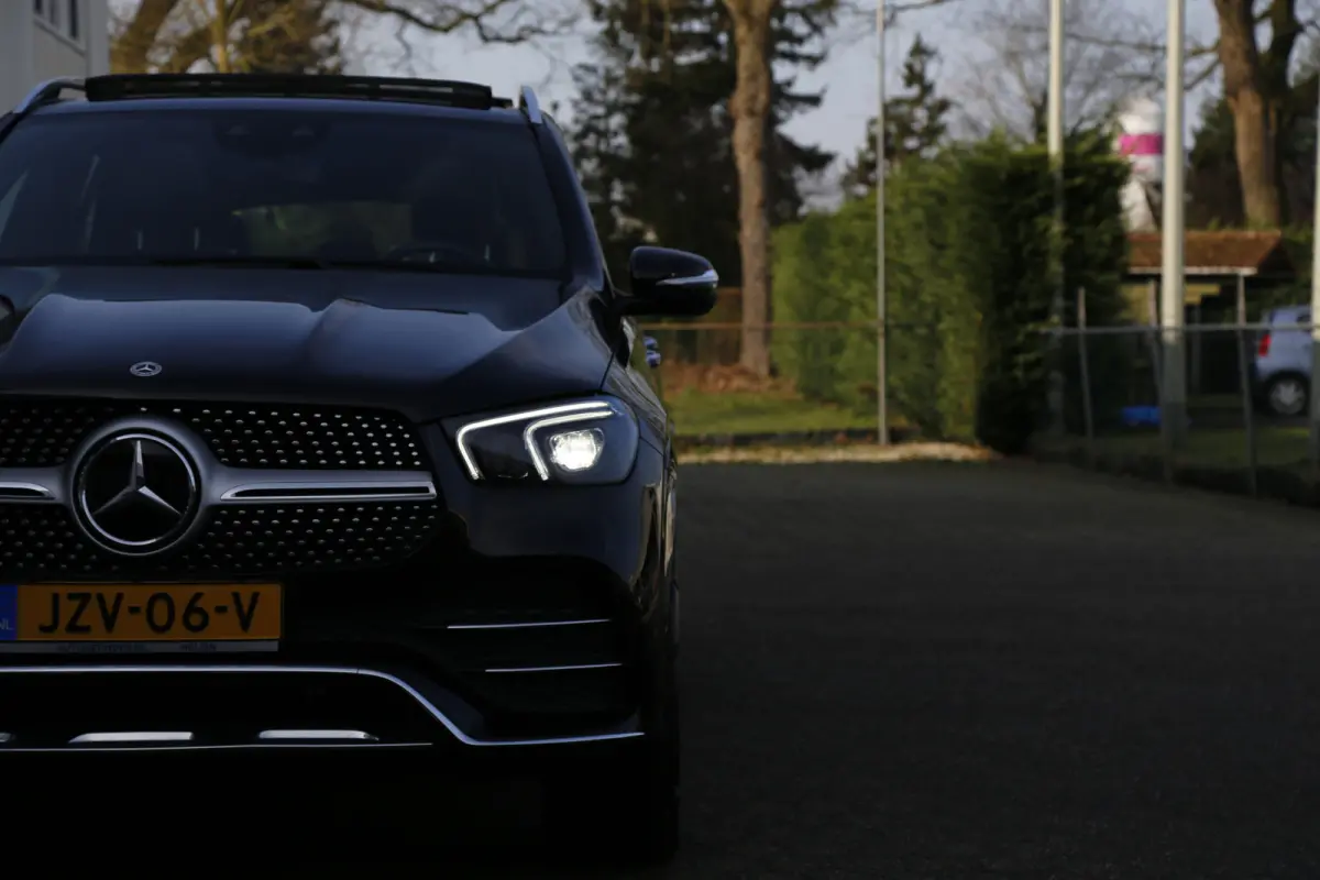 350 e Plug in hybride 4MATIC AMG*Perfect MB Onderh.*Pano/Elek. Trekhaak/Burmester/ACC met stuurhulp/Sfeer/Apple Carplay-Android/Dodehoek/VOL*
