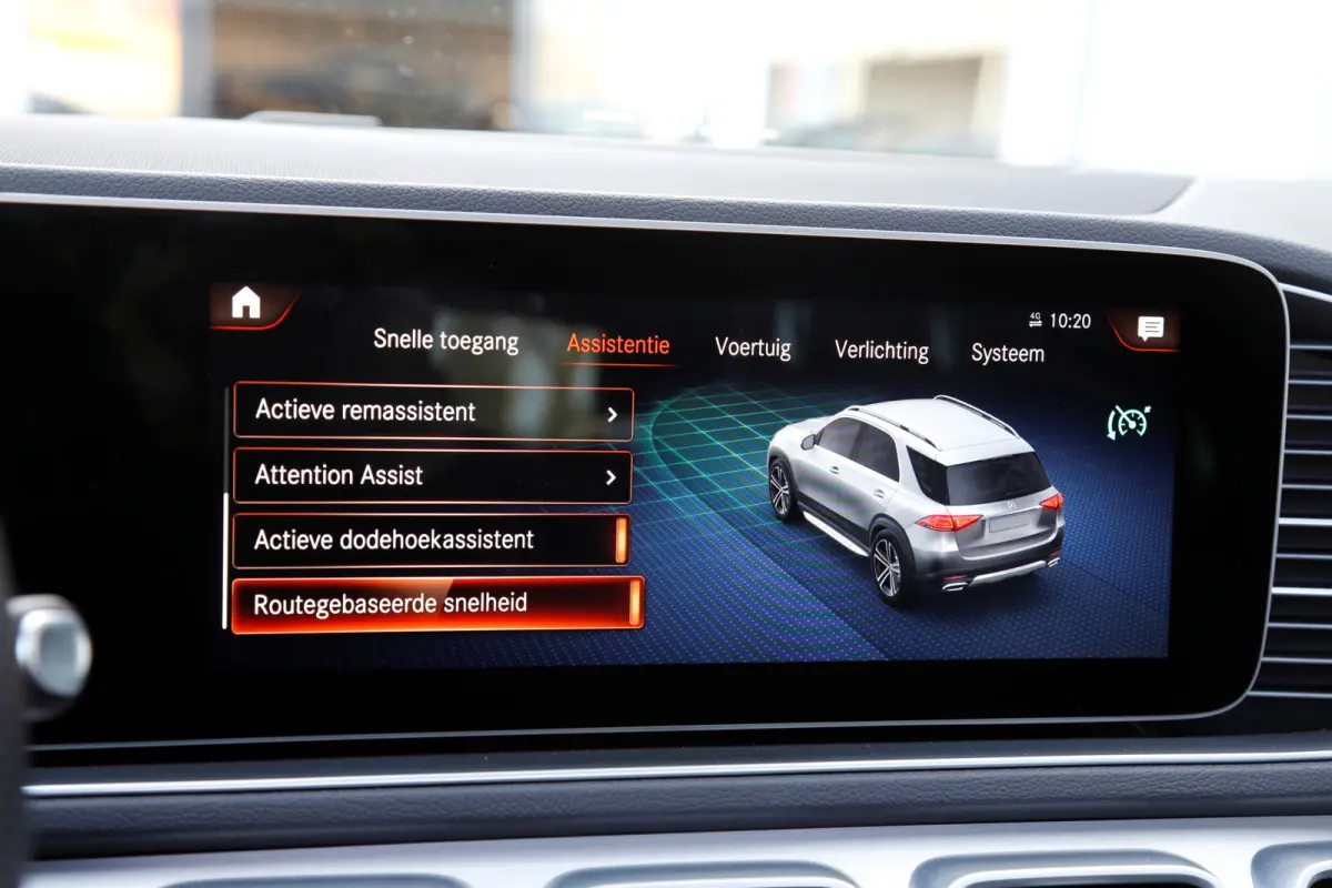 350 e Plug in hybride 4MATIC AMG*Perfect MB Onderh.*Pano/Elek. Trekhaak/Burmester/ACC met stuurhulp/Sfeer/Apple Carplay-Android/Dodehoek/VOL*