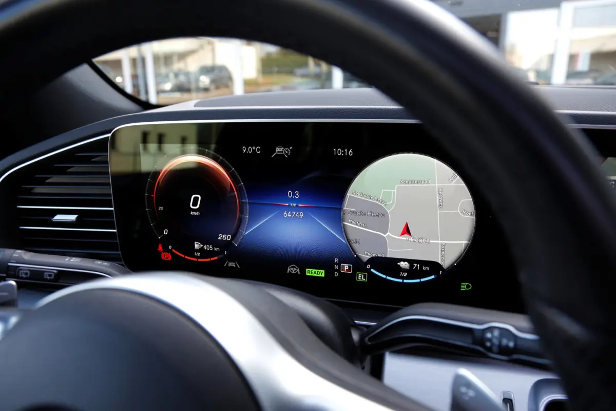 350 e Plug in hybride 4MATIC AMG*Perfect MB Onderh.*Pano/Elek. Trekhaak/Burmester/ACC met stuurhulp/Sfeer/Apple Carplay-Android/Dodehoek/VOL*