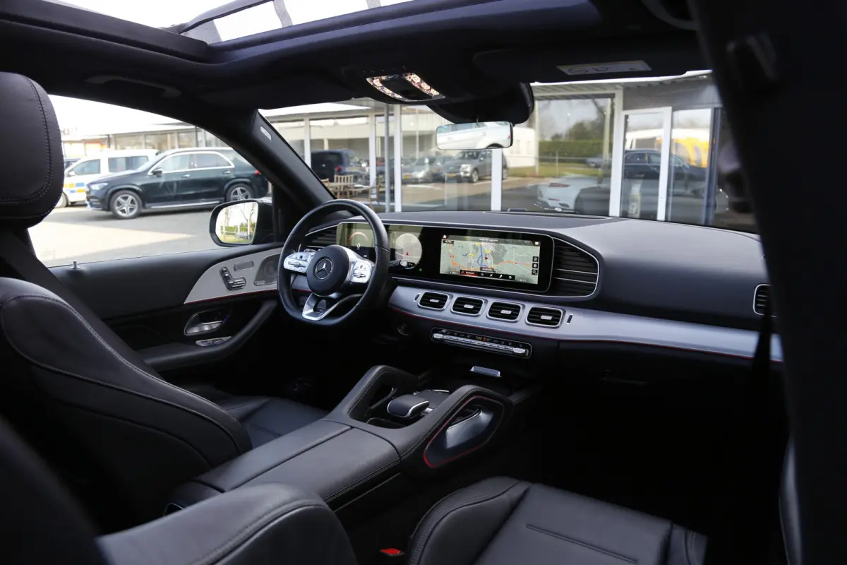 350 e Plug in hybride 4MATIC AMG*Perfect MB Onderh.*Pano/Elek. Trekhaak/Burmester/ACC met stuurhulp/Sfeer/Apple Carplay-Android/Dodehoek/VOL*