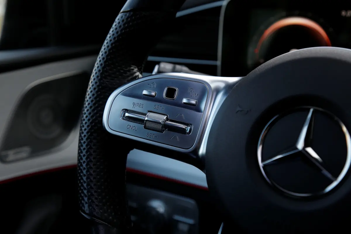 350 e Plug in hybride 4MATIC AMG*Perfect MB Onderh.*Pano/Elek. Trekhaak/Burmester/ACC met stuurhulp/Sfeer/Apple Carplay-Android/Dodehoek/VOL*