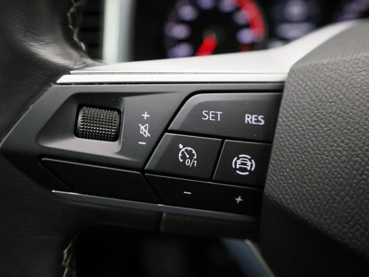 1.5 TSI Style Business Intense | Panoramadak | Trekhaak | Navigatie | Apple Carplay / Android Auto | Achteruitrijcamera | Cruise Control | Climate Control | Lichtmetalen Velgen |