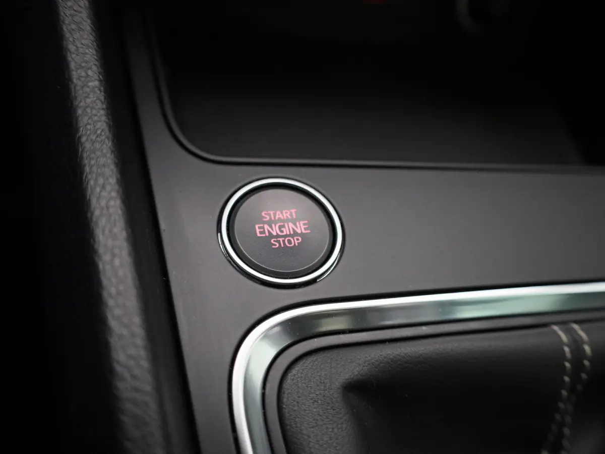 1.5 TSI Style Business Intense | Panoramadak | Trekhaak | Navigatie | Apple Carplay / Android Auto | Achteruitrijcamera | Cruise Control | Climate Control | Lichtmetalen Velgen |