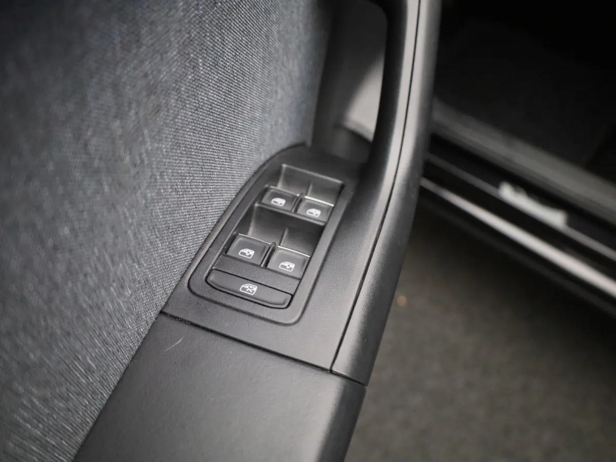 1.5 TSI Style Business Intense | Panoramadak | Trekhaak | Navigatie | Apple Carplay / Android Auto | Achteruitrijcamera | Cruise Control | Climate Control | Lichtmetalen Velgen |