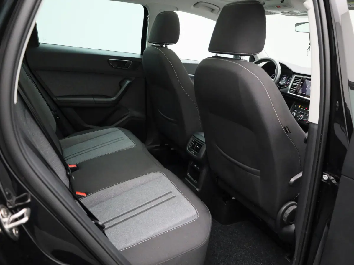 1.5 TSI Style Business Intense | Panoramadak | Trekhaak | Navigatie | Apple Carplay / Android Auto | Achteruitrijcamera | Cruise Control | Climate Control | Lichtmetalen Velgen |