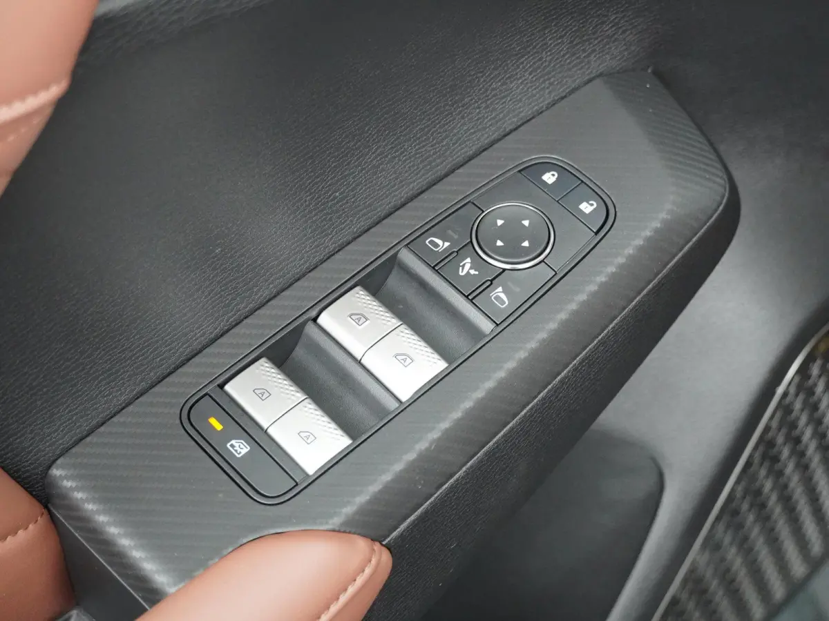 2.4 PHEV Instyle+ | Cognac Leder | Panoramadak | Gevent. Leder |