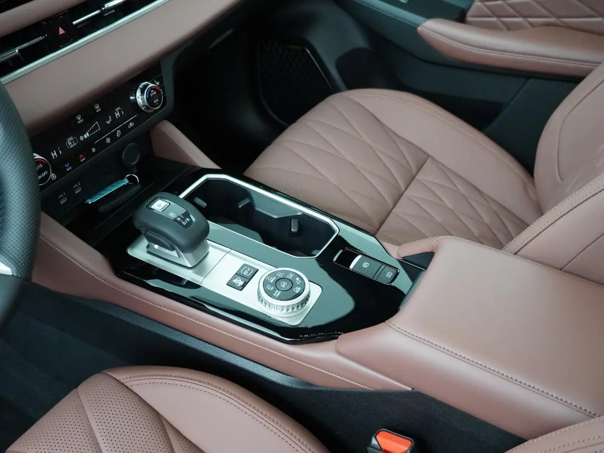 2.4 PHEV Instyle+ | Cognac Leder | Panoramadak | Gevent. Leder |