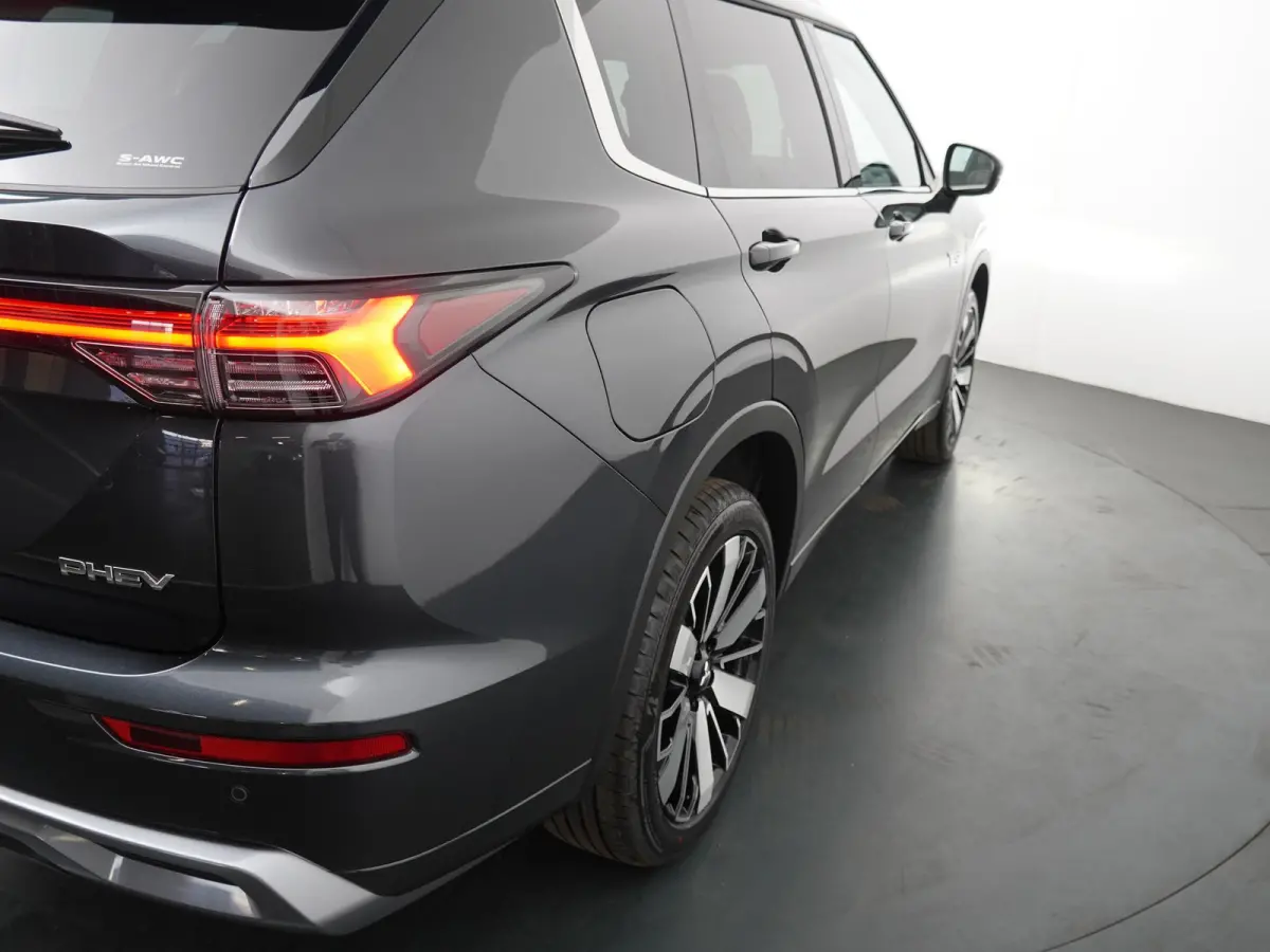 2.4 PHEV Instyle+ | Cognac Leder | Panoramadak | Gevent. Leder |