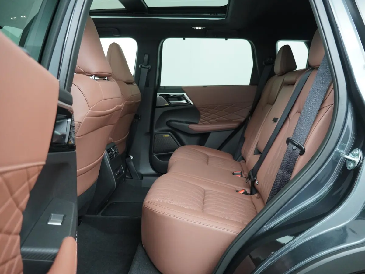 2.4 PHEV Instyle+ | Cognac Leder | Panoramadak | Gevent. Leder |