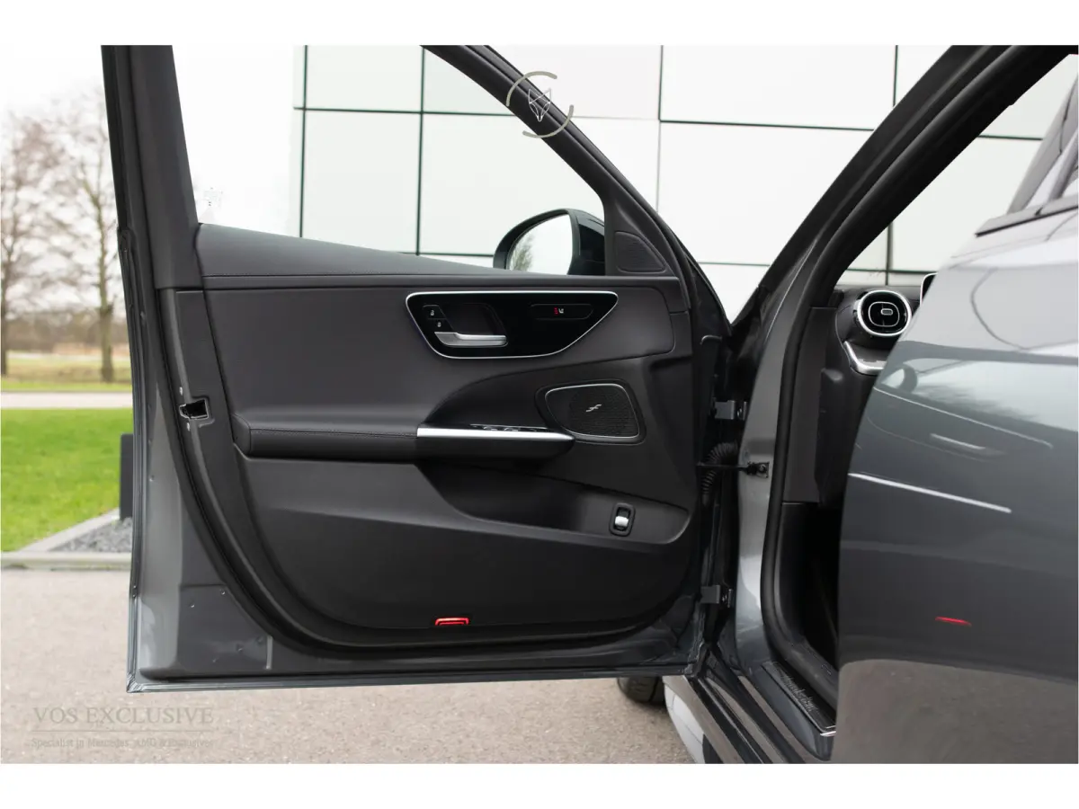 300 AMG Night Massage|ACC|Keyless|Pano|360°|Soundsysteem|LED|19"|New Service