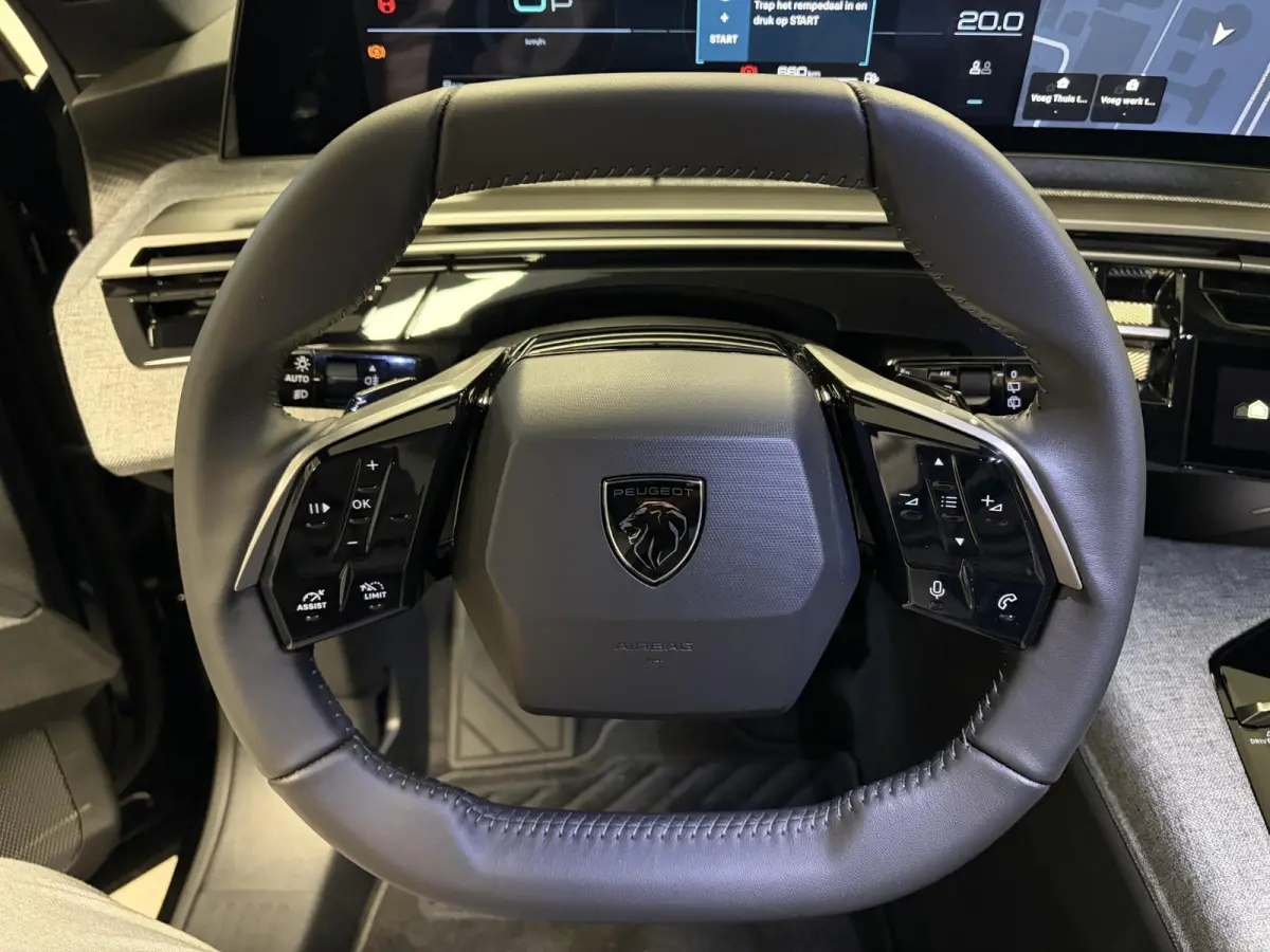 1.2 Hybrid 145 Allure Nieuw! Direct uit voorraad leverbaar! | 7-Zits | Climate Control | Camera | Full Map Navigatie | Apple Carplay / Android Auto