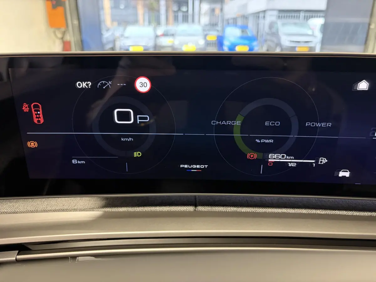 1.2 Hybrid 145 Allure Nieuw! Direct uit voorraad leverbaar! | 7-Zits | Climate Control | Camera | Full Map Navigatie | Apple Carplay / Android Auto