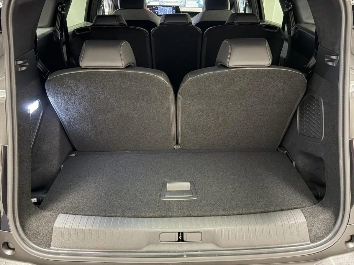 1.2 Hybrid 145 Allure Nieuw! Direct uit voorraad leverbaar! | 7-Zits | Climate Control | Camera | Full Map Navigatie | Apple Carplay / Android Auto