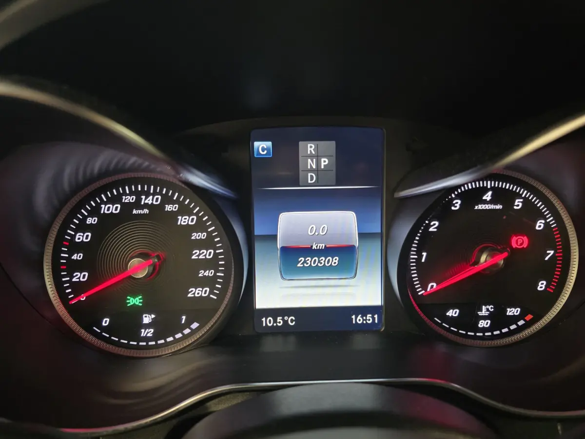250 4MATIC Edition 1 Automaat – AMG Styling – Pano – Leer – Camera –