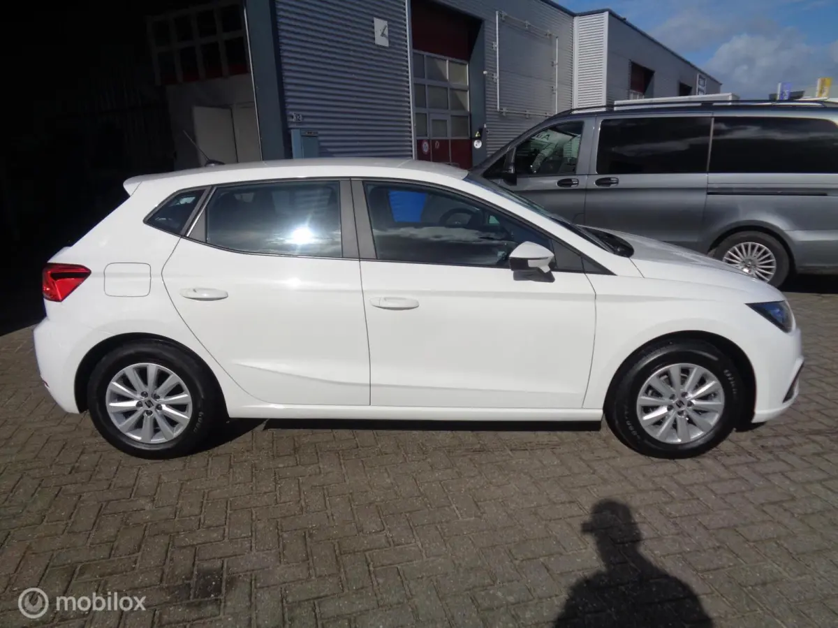 1.0 MPI Reference//Airco/LED/PDC/Carplay/Lm velgen/1st eig/Slechts 37000km/nieuw model!