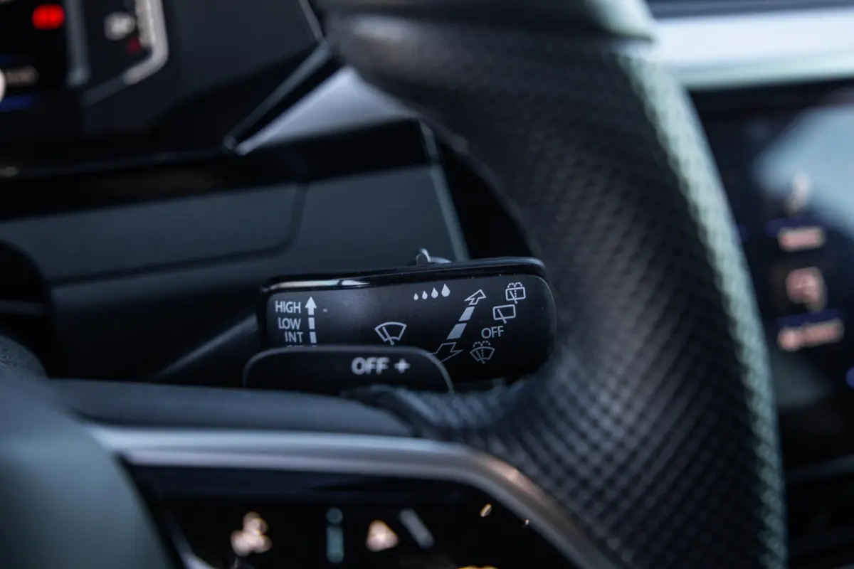 1.4 TSI eHybrid R-Line Business CARPLAY / LEER / CAMERA / MEMMORY / LED / STOELVERWARMING
