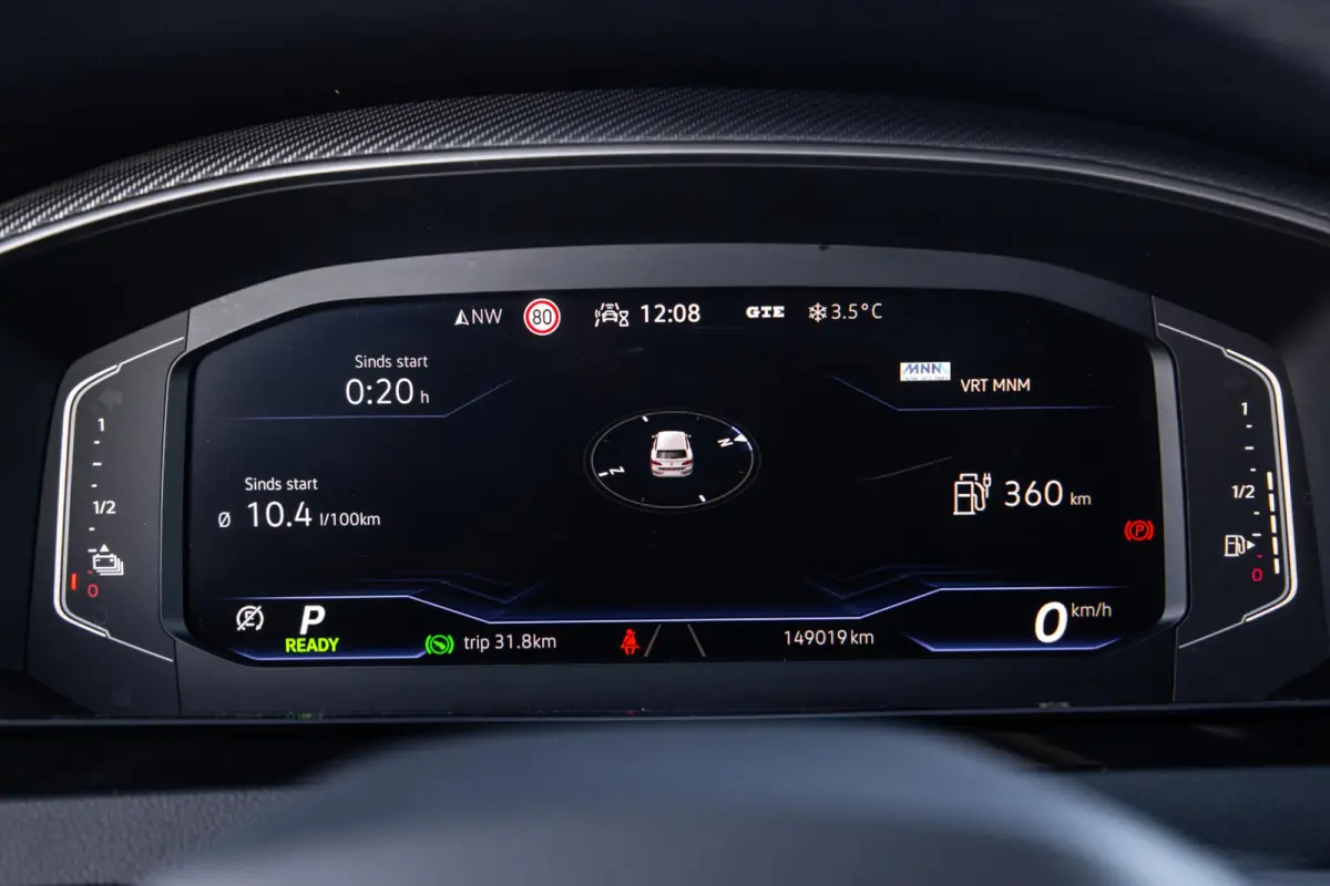 1.4 TSI eHybrid R-Line Business CARPLAY / LEER / CAMERA / MEMMORY / LED / STOELVERWARMING