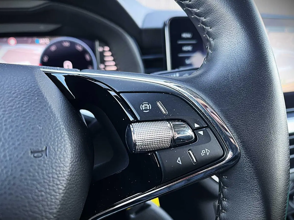 1.0 TSI 110pk Ambition | Navigatie | Smartlink | Cruise Control