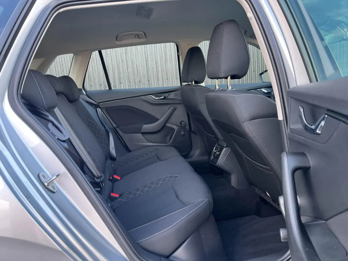 1.0 TSI 110pk Ambition | Navigatie | Smartlink | Cruise Control