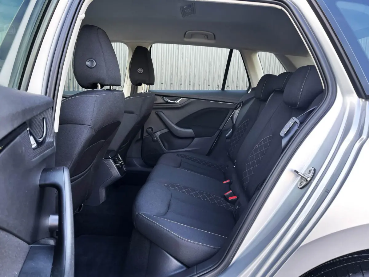 1.0 TSI 110pk Ambition | Navigatie | Smartlink | Cruise Control