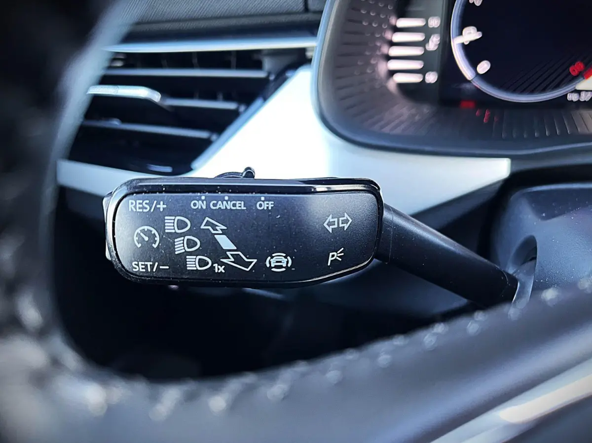 1.0 TSI 110pk Ambition | Navigatie | Smartlink | Cruise Control