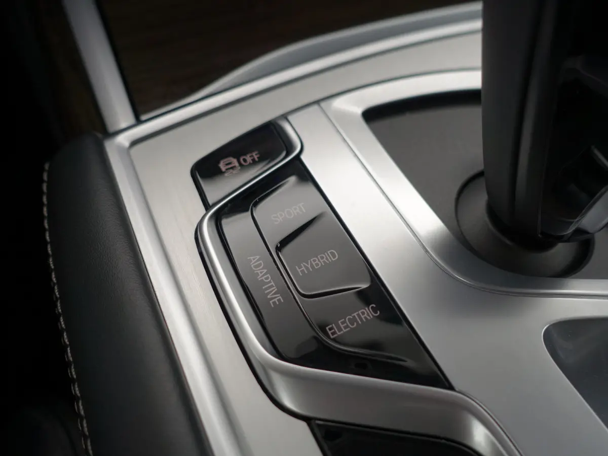 745Le xDrive Individual Aut- Panoramadak, Stoelventilatie, Softclose, Achterasbesturing, Head Up, Sfeerverlichting, Memory
