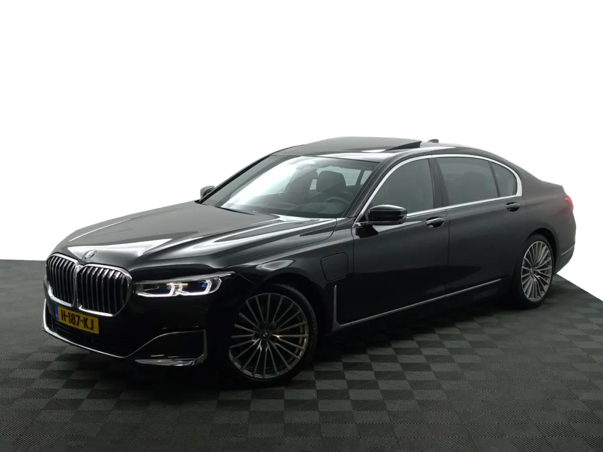 745Le xDrive Individual Aut- Panoramadak, Stoelventilatie, Softclose, Achterasbesturing, Head Up, Sfeerverlichting, Memory