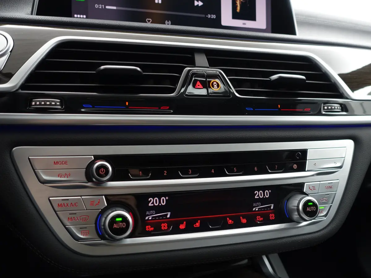 745Le xDrive Individual Aut- Panoramadak, Stoelventilatie, Softclose, Achterasbesturing, Head Up, Sfeerverlichting, Memory