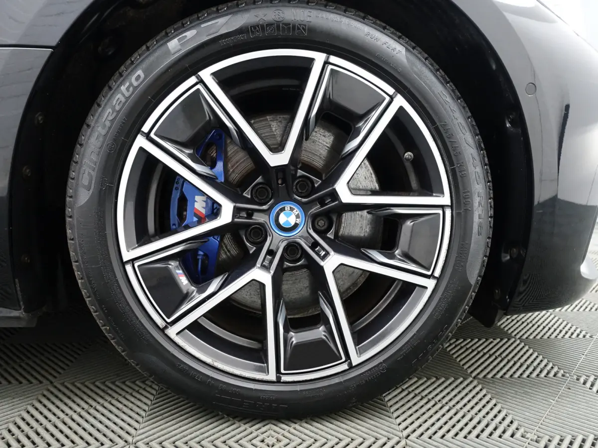 M50 High Executive 84 kWh- 94% SOH, Performance Seats, Laser Light, Schuifdak, Head Up, Sfeerverlichting