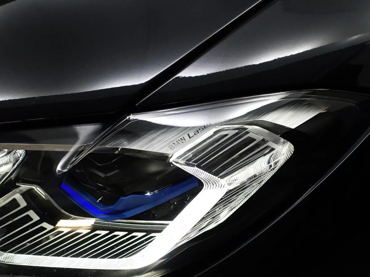 M50 High Executive 84 kWh- 94% SOH, Performance Seats, Laser Light, Schuifdak, Head Up, Sfeerverlichting