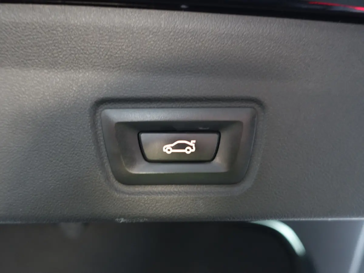 M50 High Executive 84 kWh- 94% SOH, Performance Seats, Laser Light, Schuifdak, Head Up, Sfeerverlichting