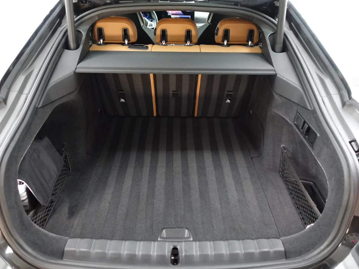 M50 High Executive 84 kWh- 94% SOH, Performance Seats, Laser Light, Schuifdak, Head Up, Sfeerverlichting