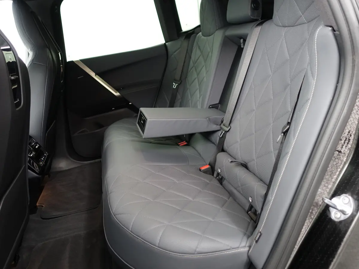xDrive40 M Sport Plus 77 kWh- Stoelmassage, Harman Kardon, 360 Camera, Head Up, Memory Seats, Sfeerverlichting