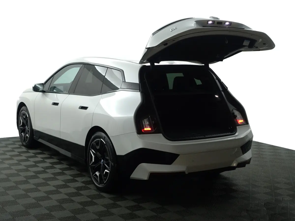 xDrive40 M Sport Plus 77 kWh- Stoelmassage, Harman Kardon, 360 Camera, Head Up, Memory Seats, Sfeerverlichting