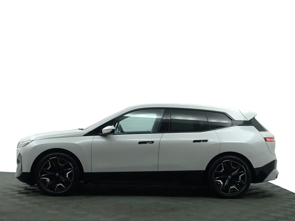 xDrive40 M Sport Plus 77 kWh- Stoelmassage, Harman Kardon, 360 Camera, Head Up, Memory Seats, Sfeerverlichting