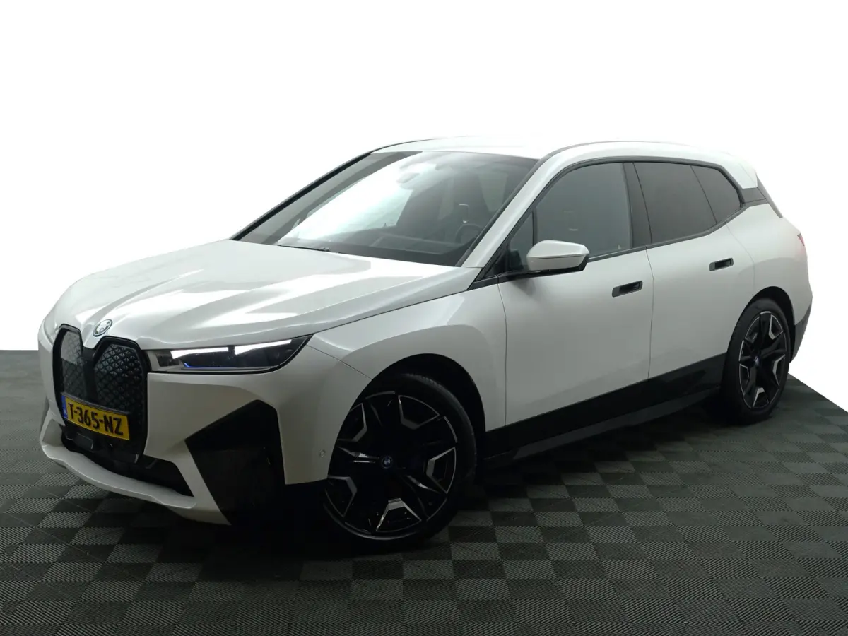 xDrive40 M Sport Plus 77 kWh- Stoelmassage, Harman Kardon, 360 Camera, Head Up, Memory Seats, Sfeerverlichting