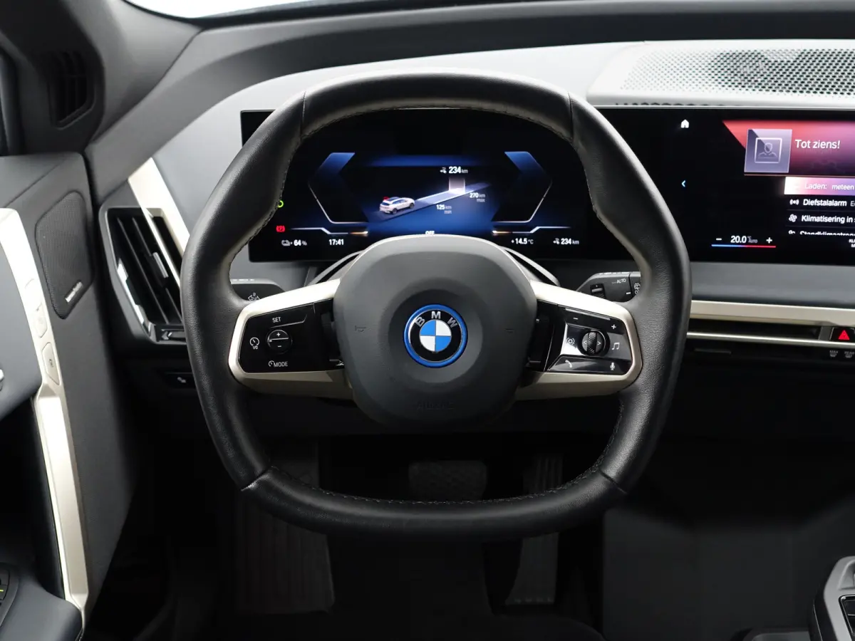 xDrive40 M Sport Plus 77 kWh- Stoelmassage, Harman Kardon, 360 Camera, Head Up, Memory Seats, Sfeerverlichting